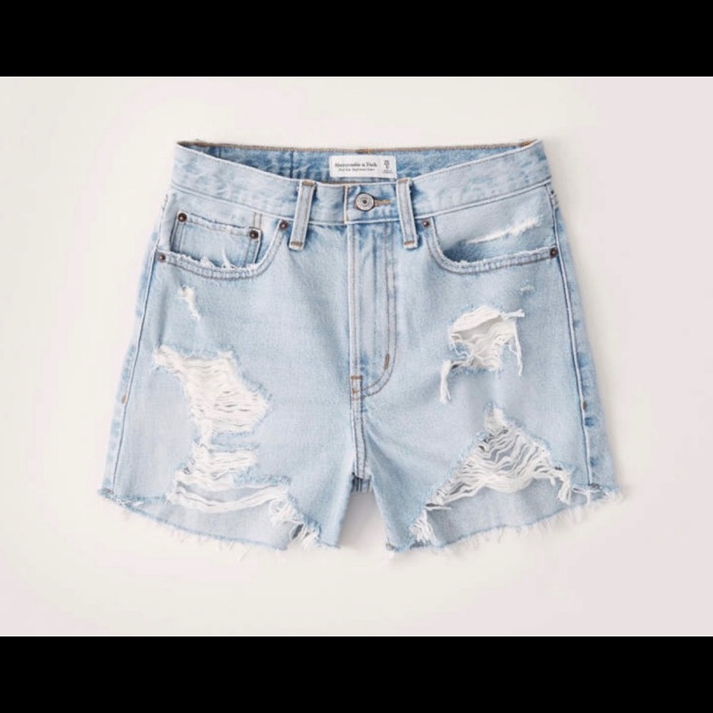 Abercrombie mid rise boyfriend shorts
